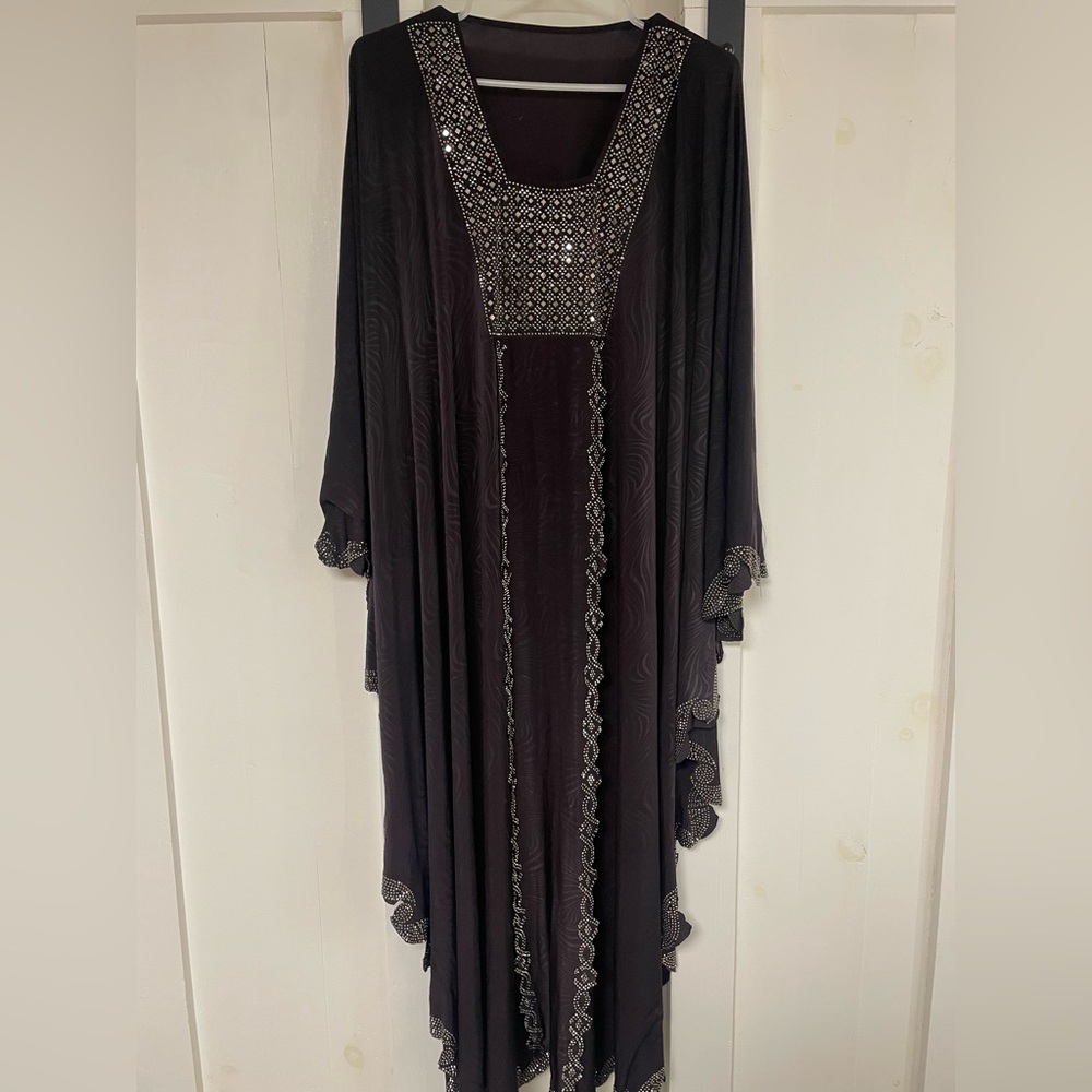 Dubai Elegant Black and Silver Embellished Kaftan Batwing Abaya